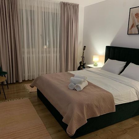 Iris Apartment Piatra Neamt Exterior photo