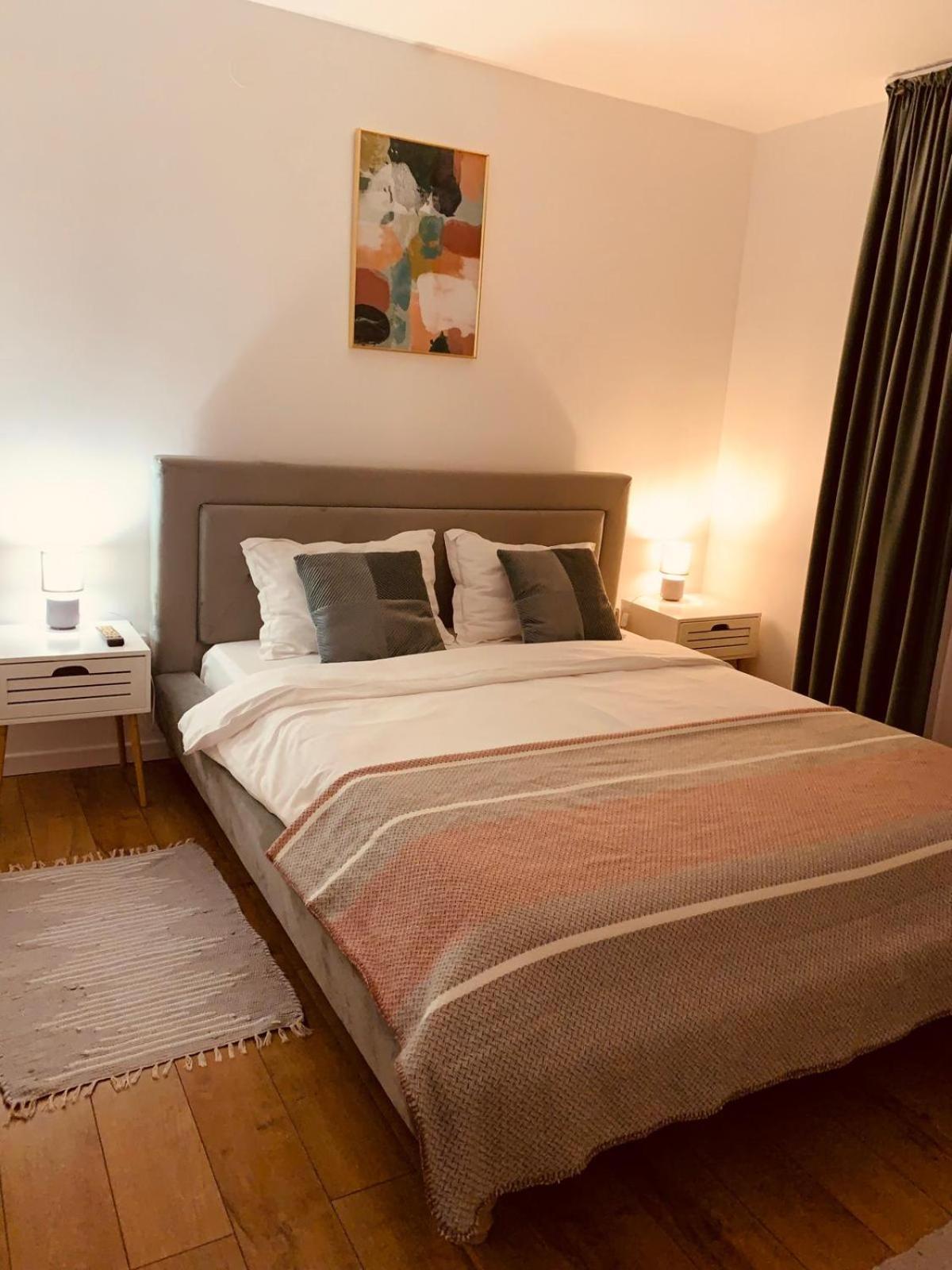 Iris Apartment Piatra Neamt Exterior photo